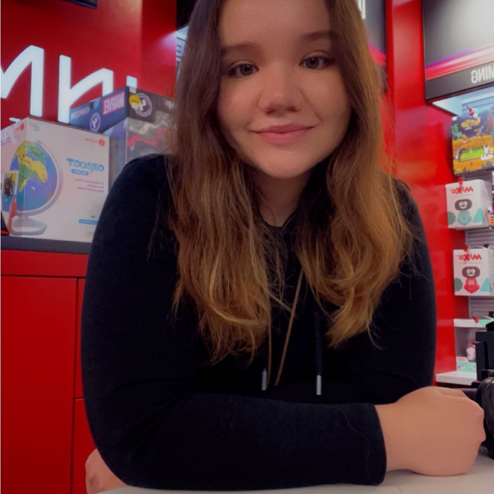 Meet your Posher, Kiana